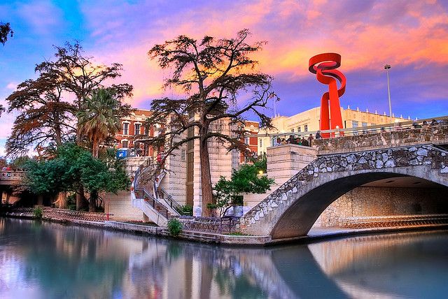 https://mdw-travel-data-us-east-1.s3.amazonaws.com/img/country/Spain/San-Antonio-Sunset-Strip/img_01.jpg