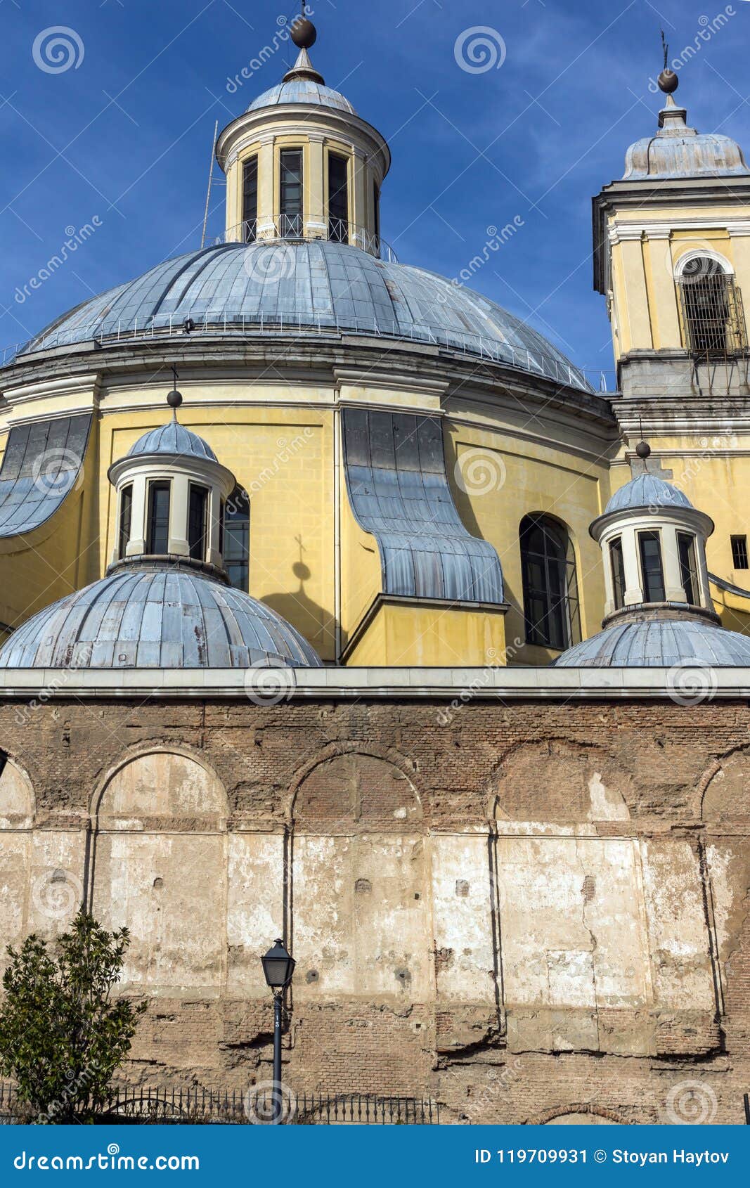 https://mdw-travel-data-us-east-1.s3.amazonaws.com/img/country/Spain/San-Francisco-Church/img_02.jpg