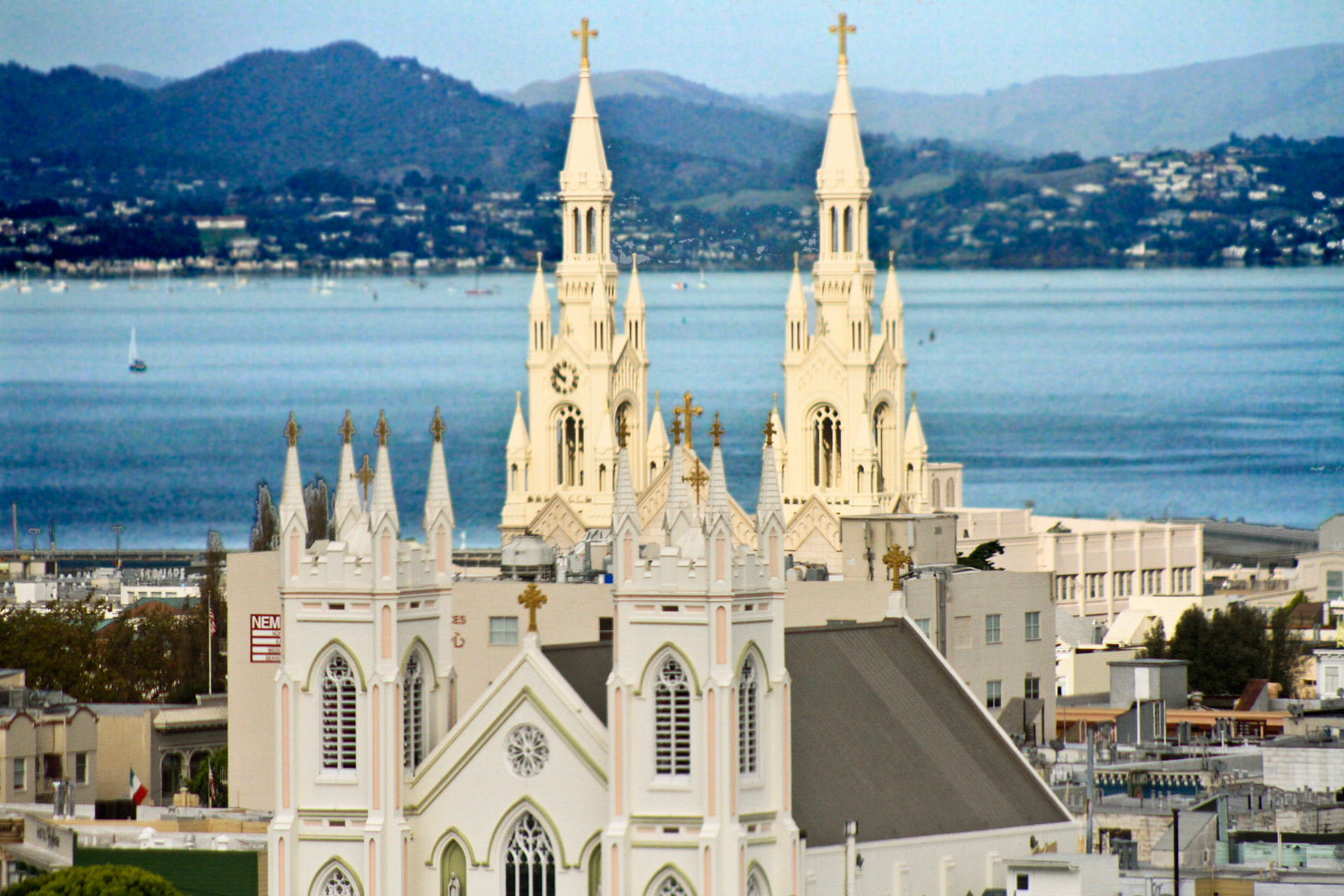 https://mdw-travel-data-us-east-1.s3.amazonaws.com/img/country/Spain/San-Francisco-Church/img_04.jpg
