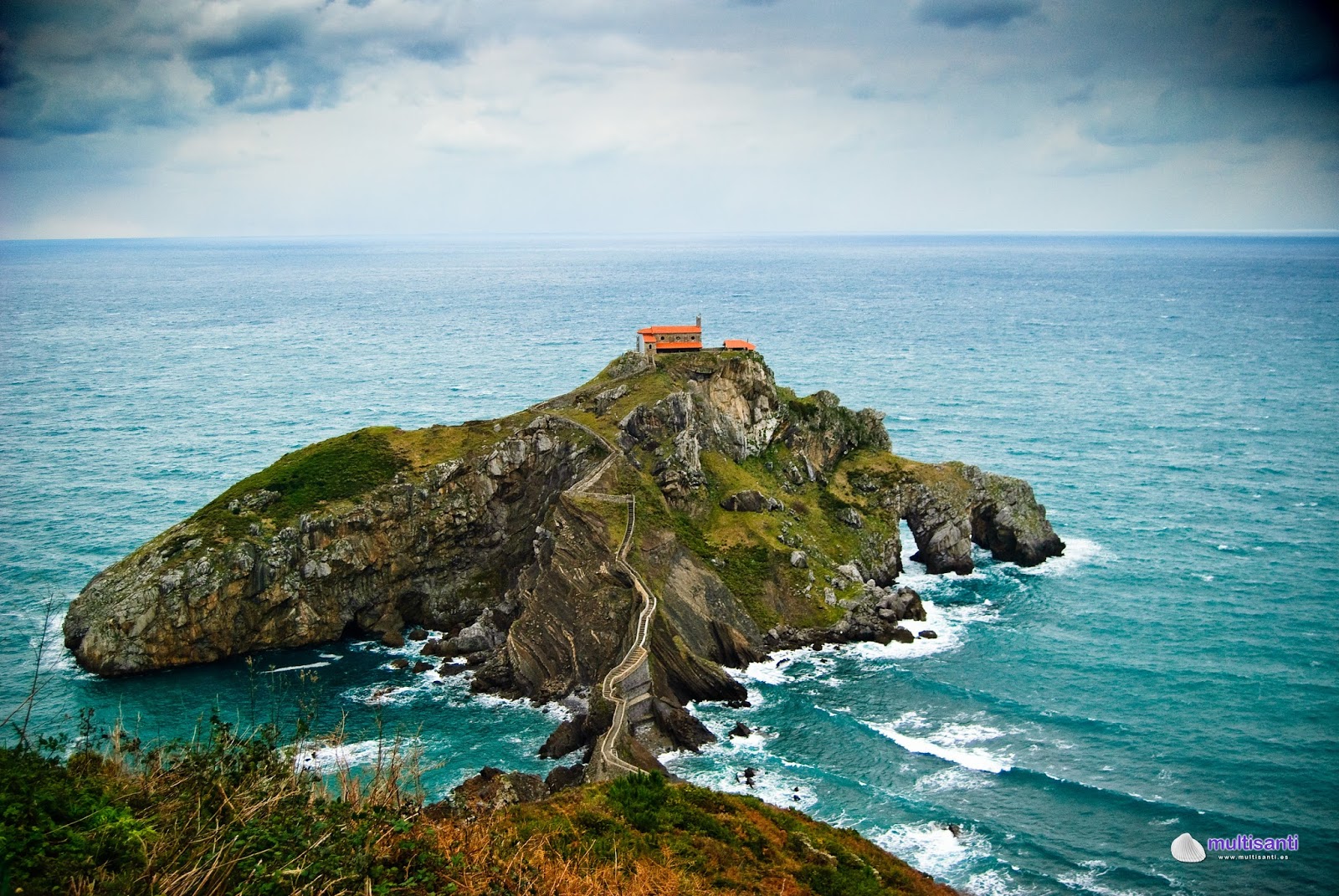 https://mdw-travel-data-us-east-1.s3.amazonaws.com/img/country/Spain/San-Juan-de-Gaztelugatxe/img_02.jpg