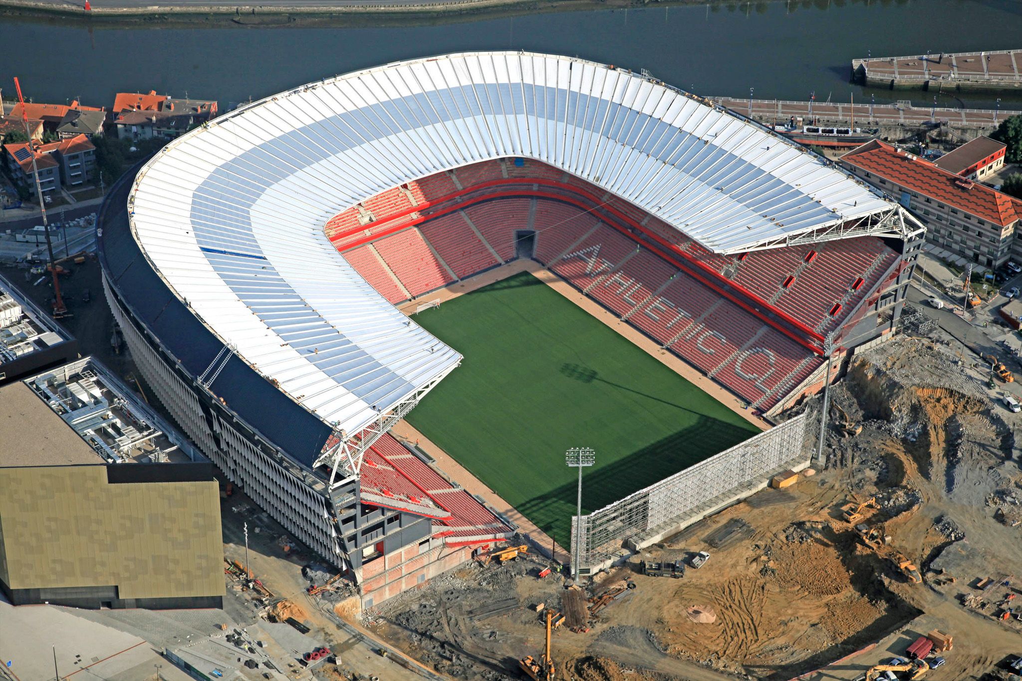 https://mdw-travel-data-us-east-1.s3.amazonaws.com/img/country/Spain/San-Mames-Stadium/img_03.jpg
