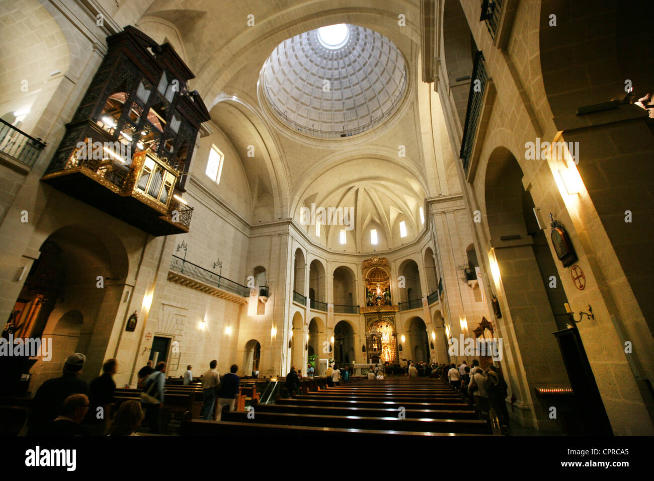 https://mdw-travel-data-us-east-1.s3.amazonaws.com/img/country/Spain/San-Nicolas-Cathedral/img_03.jpg