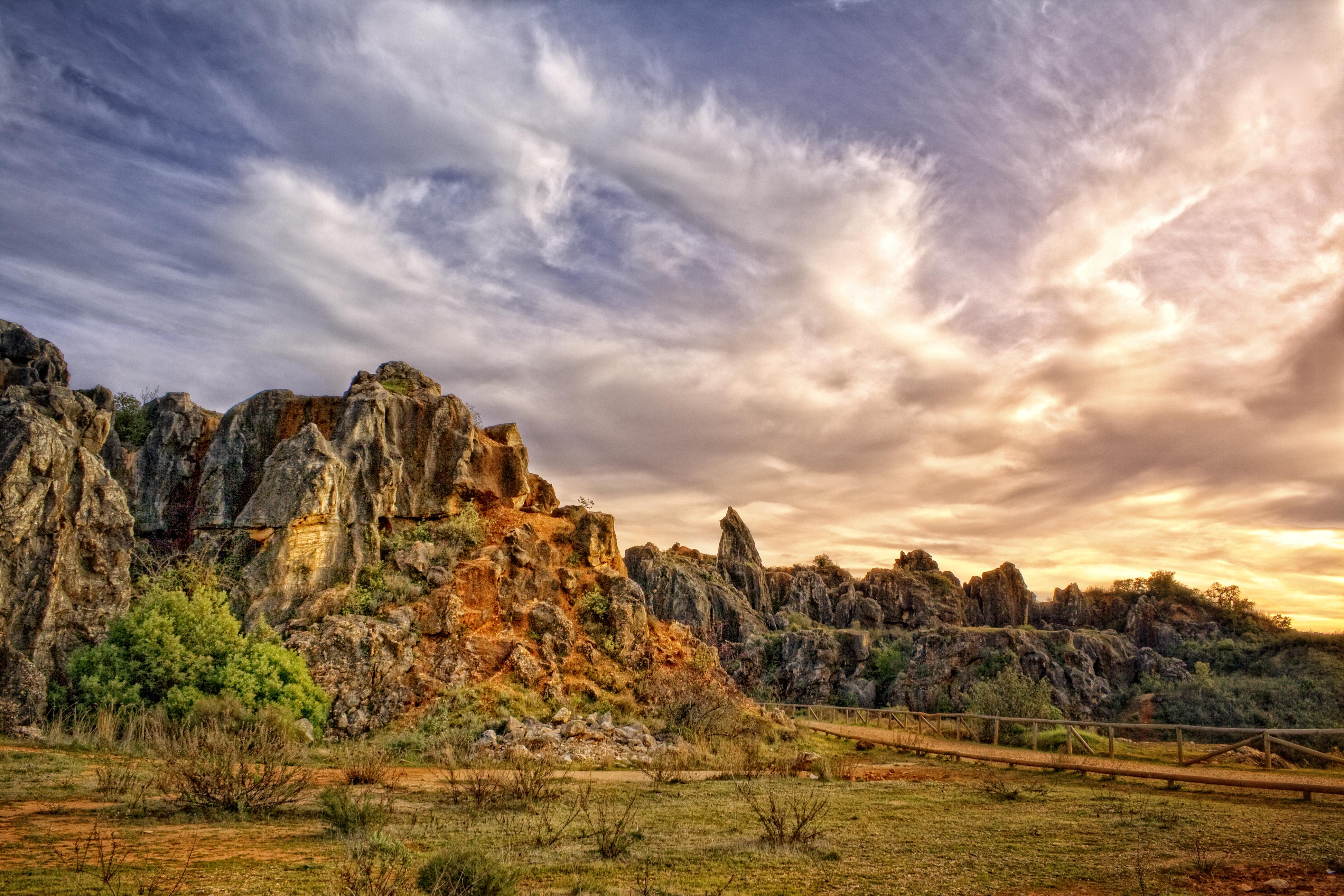 https://mdw-travel-data-us-east-1.s3.amazonaws.com/img/country/Spain/San-Nicolas-Viewpoint/img_00.jpg