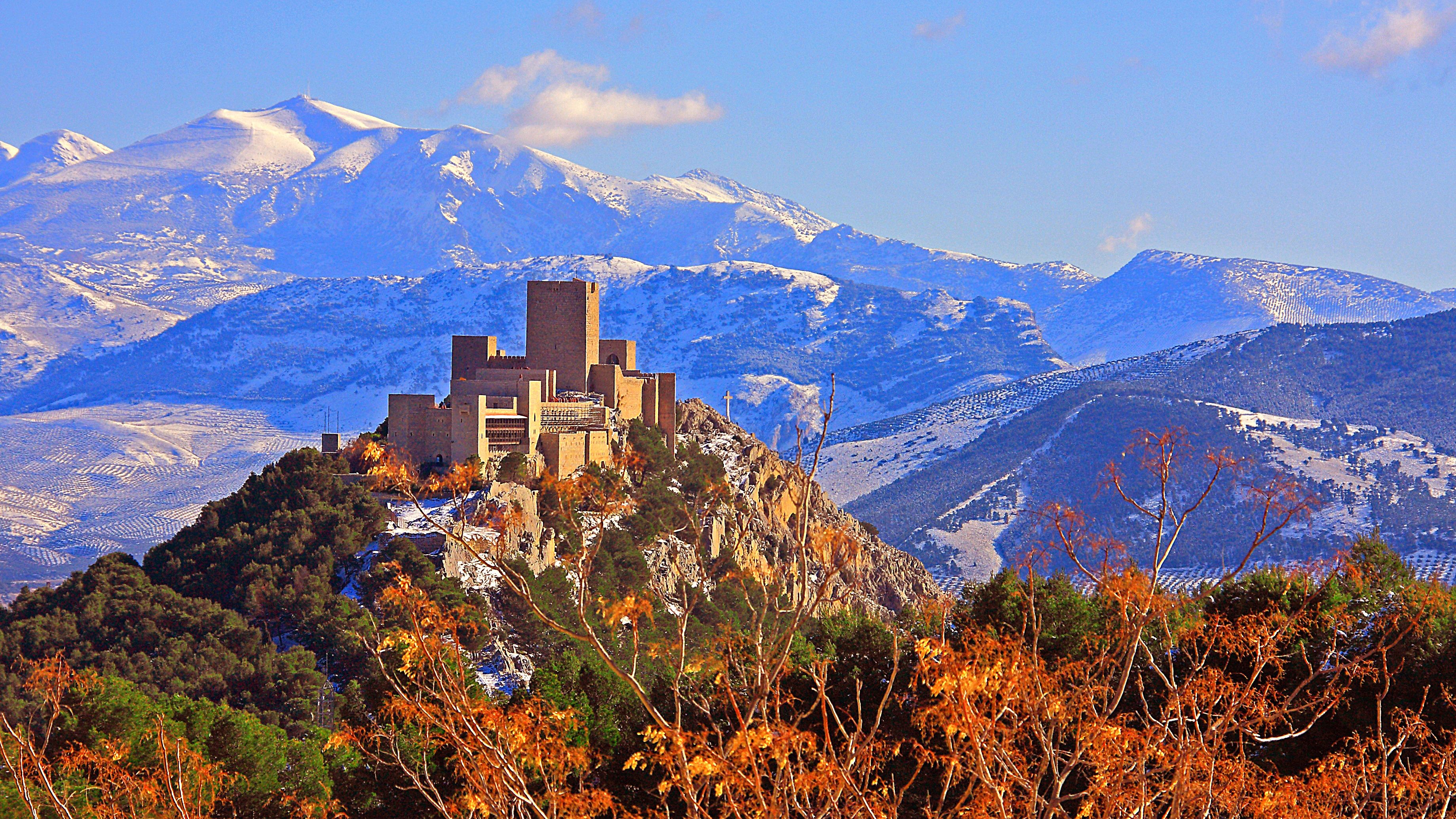 https://mdw-travel-data-us-east-1.s3.amazonaws.com/img/country/Spain/Santa-Catalina-Castle/img_02.jpg