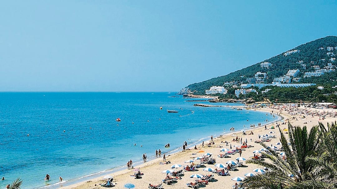 https://mdw-travel-data-us-east-1.s3.amazonaws.com/img/country/Spain/Santa-Eulalia-Beach/img_02.jpg