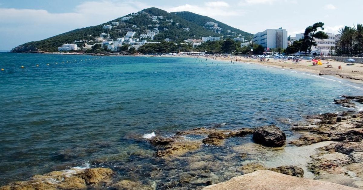 https://mdw-travel-data-us-east-1.s3.amazonaws.com/img/country/Spain/Santa-Eulalia-Beach/img_03.jpg