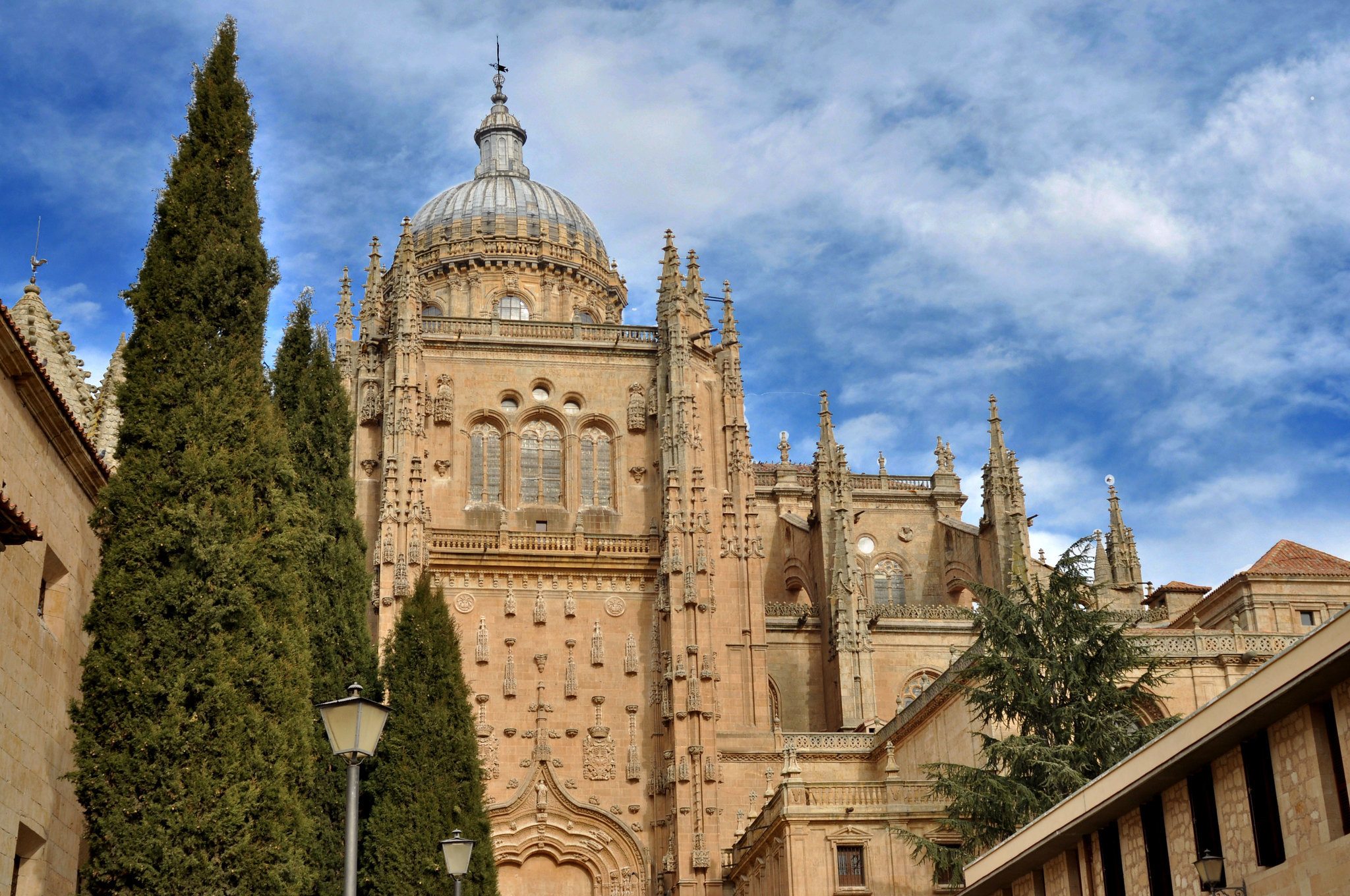 https://mdw-travel-data-us-east-1.s3.amazonaws.com/img/country/Spain/Santander-Cathedral/img_01.jpg