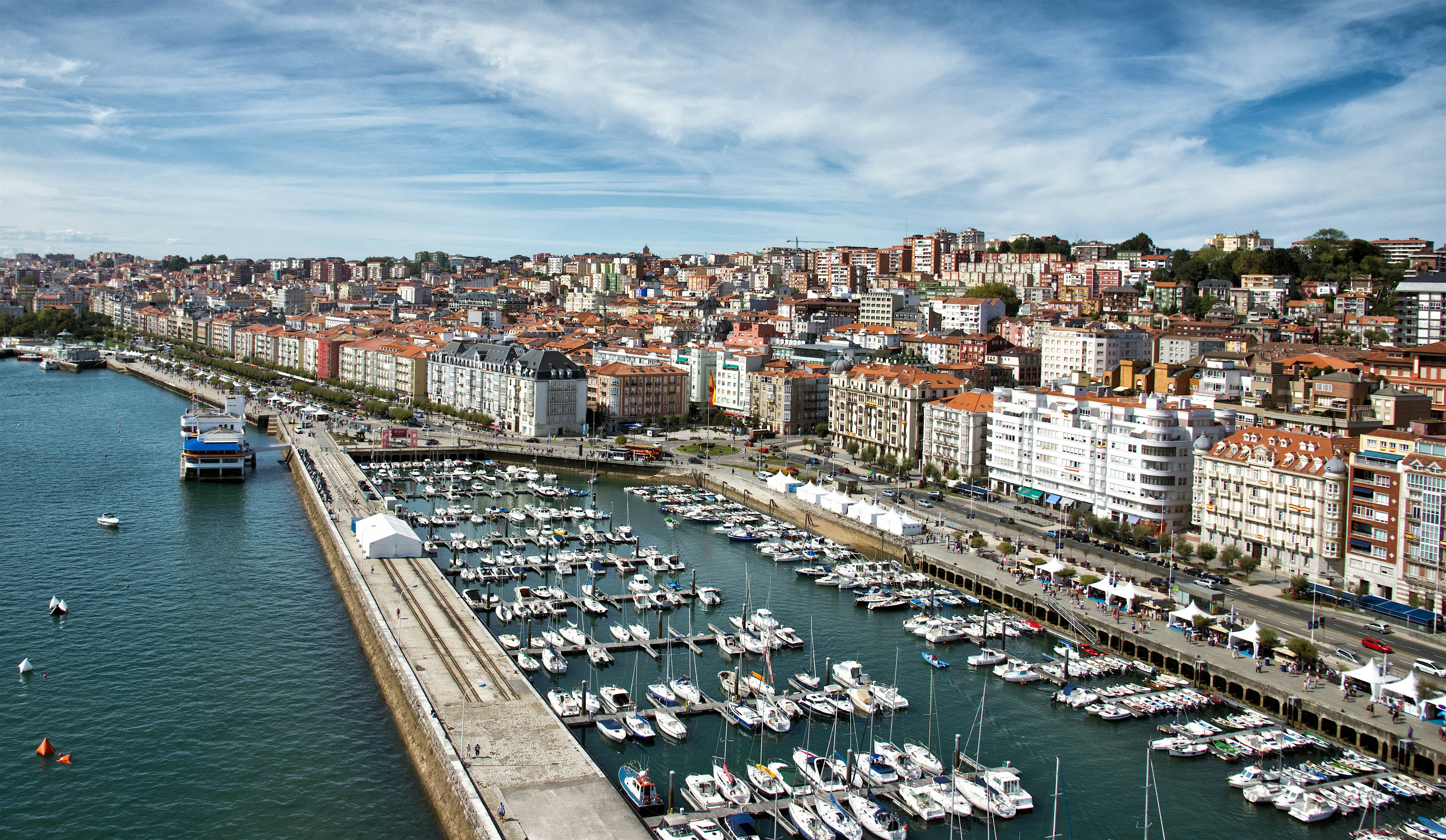 https://mdw-travel-data-us-east-1.s3.amazonaws.com/img/country/Spain/Santander-Cathedral/img_03.jpg