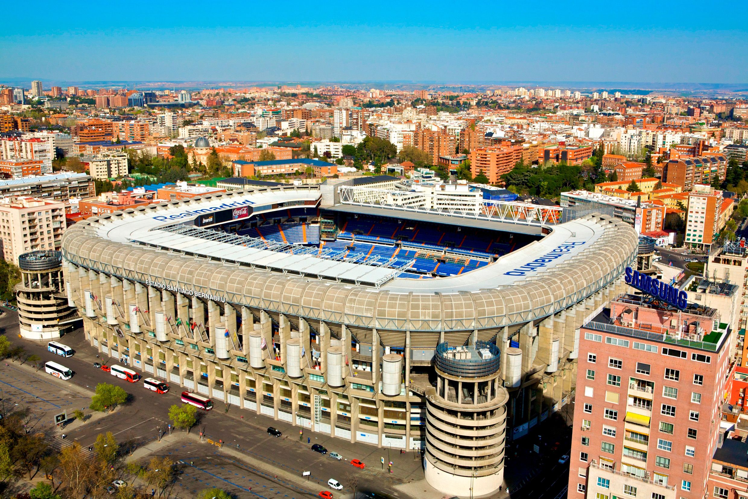 https://mdw-travel-data-us-east-1.s3.amazonaws.com/img/country/Spain/Santiago-Bernabeu-Stadium/img_05.jpg