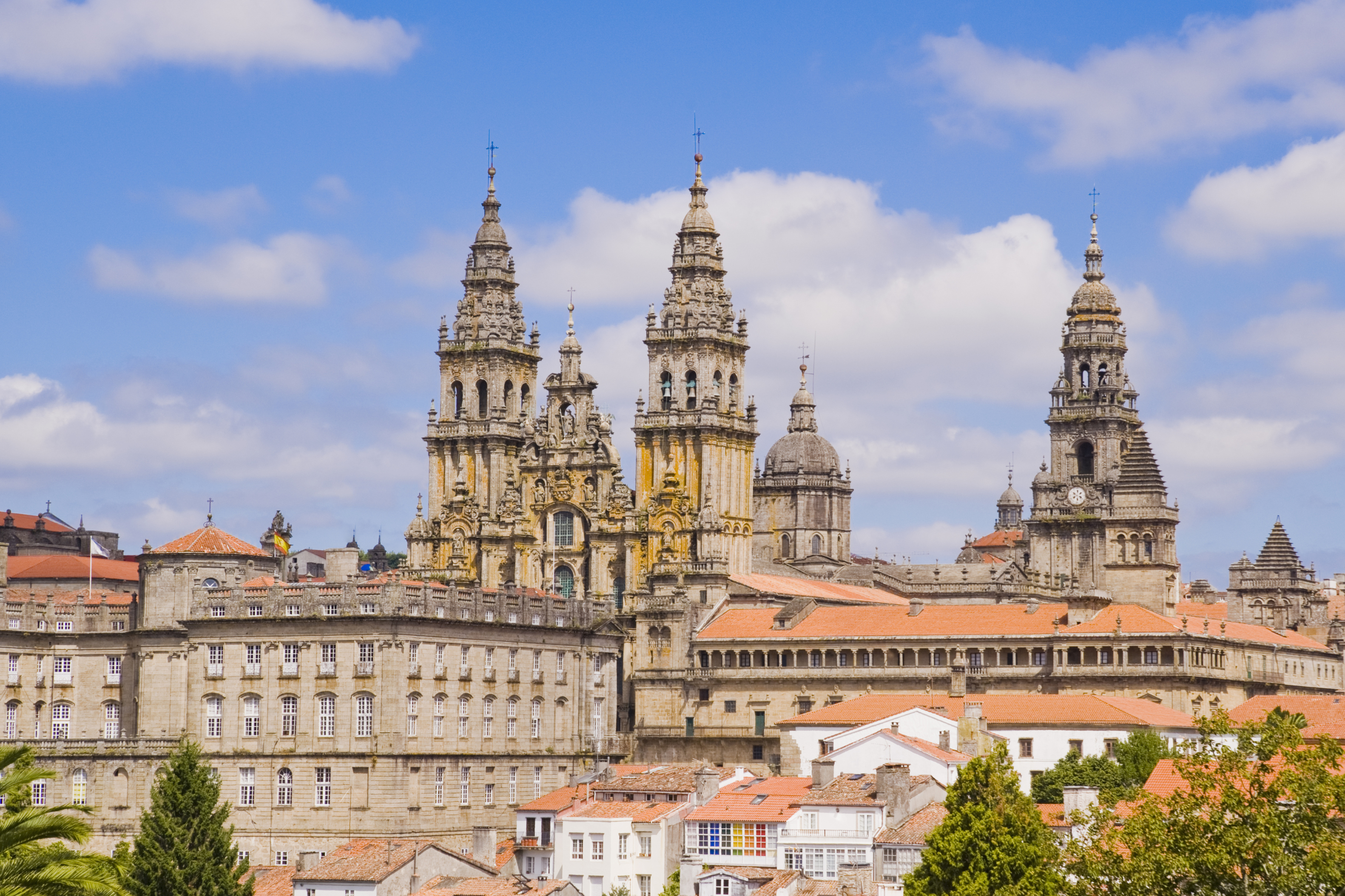 https://mdw-travel-data-us-east-1.s3.amazonaws.com/img/country/Spain/Santiago-Cathedral/img_02.jpg