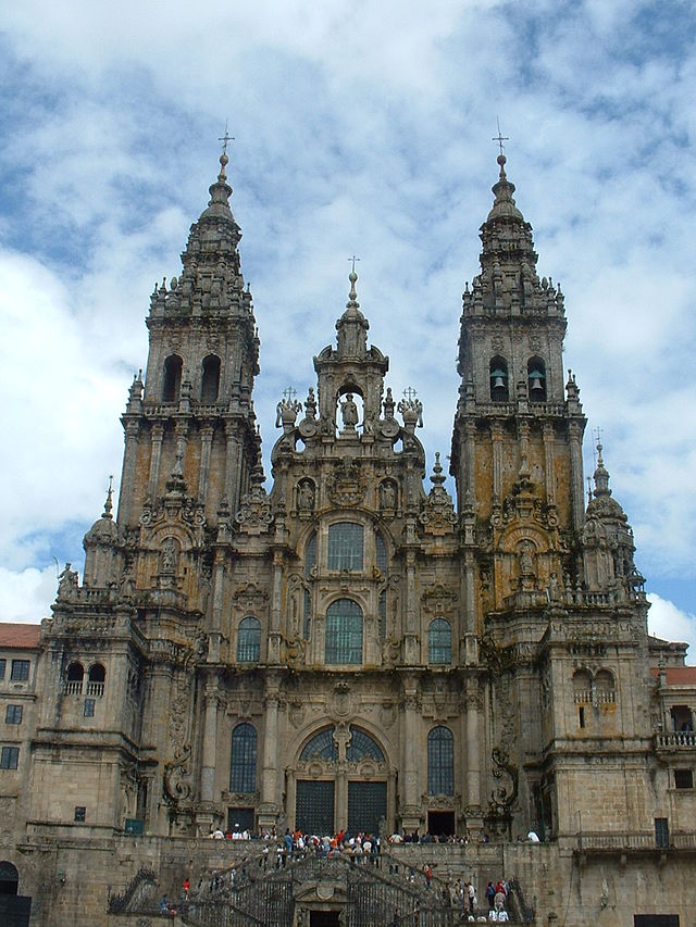https://mdw-travel-data-us-east-1.s3.amazonaws.com/img/country/Spain/Santiago-Cathedral/img_04.jpg