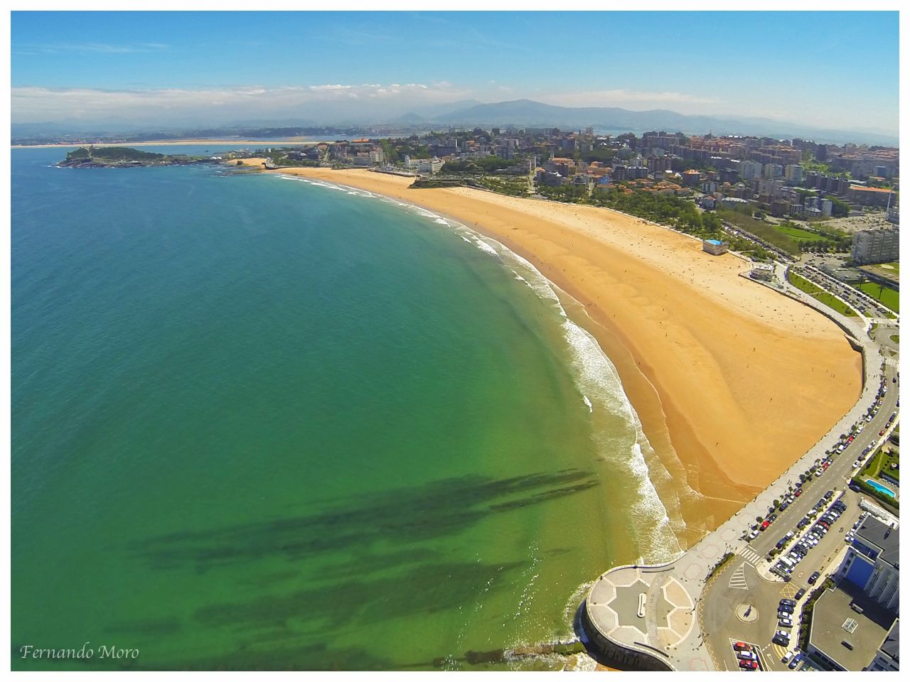 https://mdw-travel-data-us-east-1.s3.amazonaws.com/img/country/Spain/Sardinero-Beach/img_03.jpg