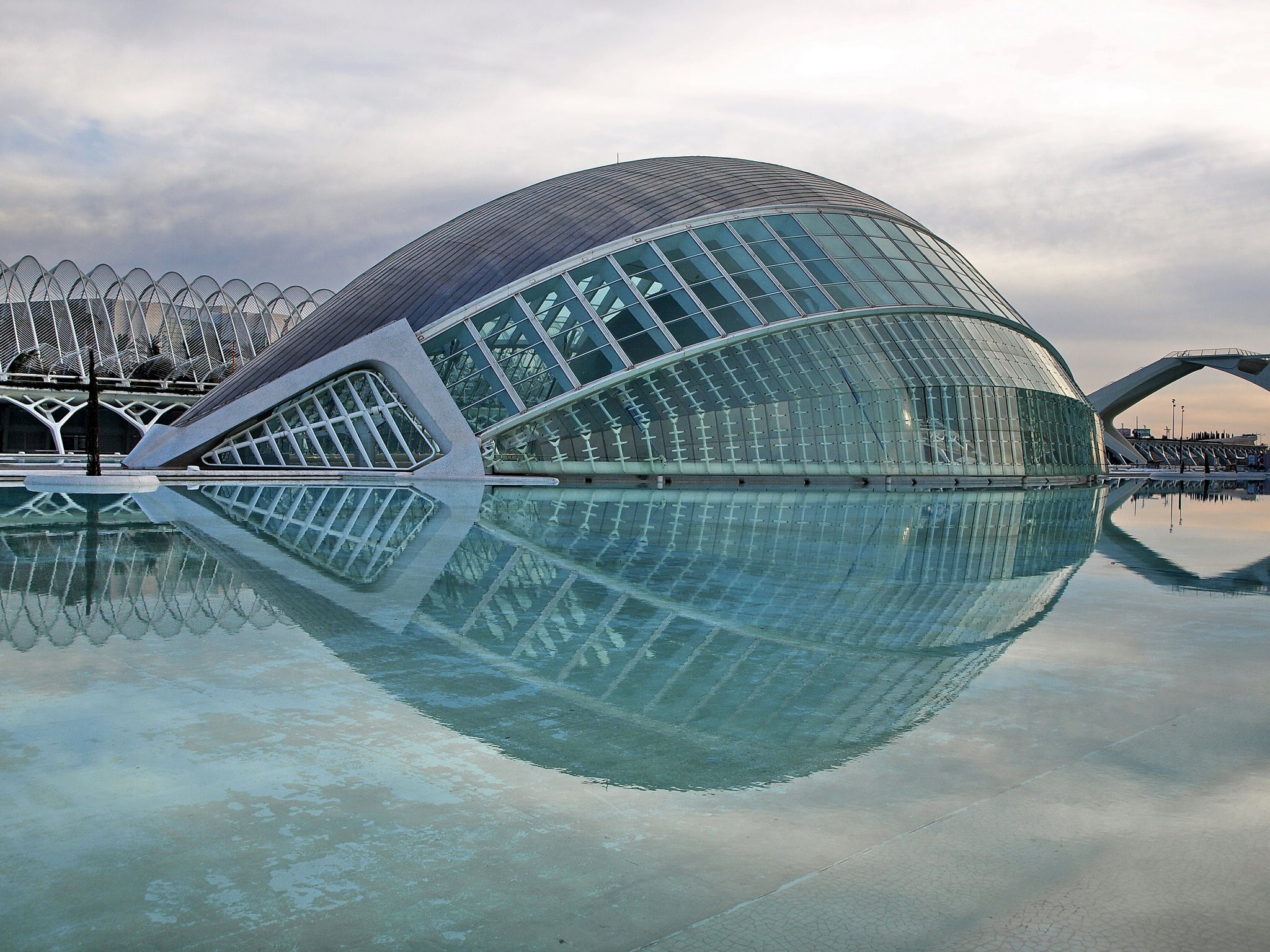 https://mdw-travel-data-us-east-1.s3.amazonaws.com/img/country/Spain/Science-Park-Planetarium/img_02.jpg