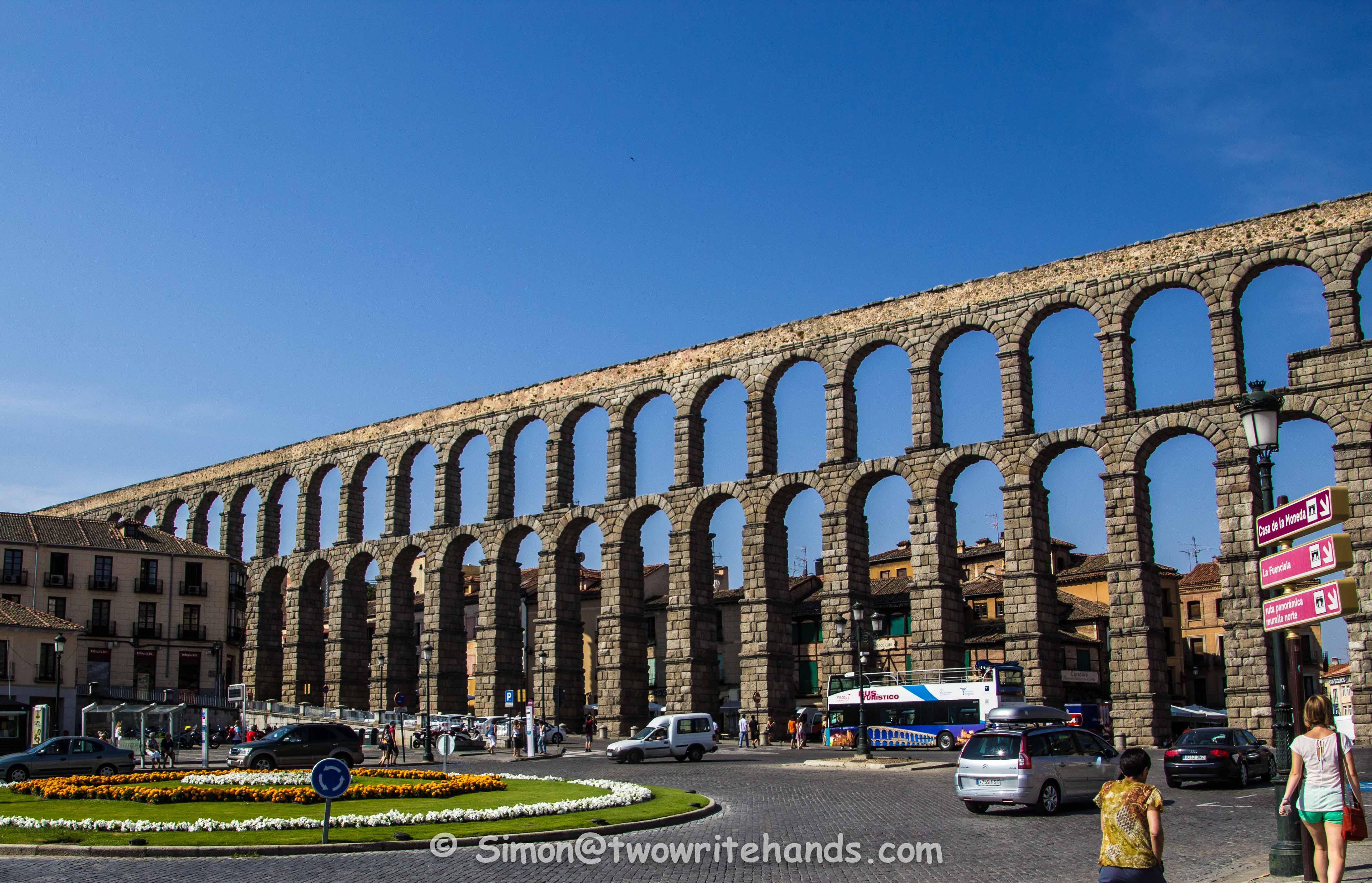https://mdw-travel-data-us-east-1.s3.amazonaws.com/img/country/Spain/Segovia-Aqueduct/img_03.jpg