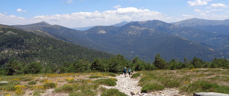 https://mdw-travel-data-us-east-1.s3.amazonaws.com/img/country/Spain/Senderismo-Sierra-de-Guadarrama/img_01.jpg