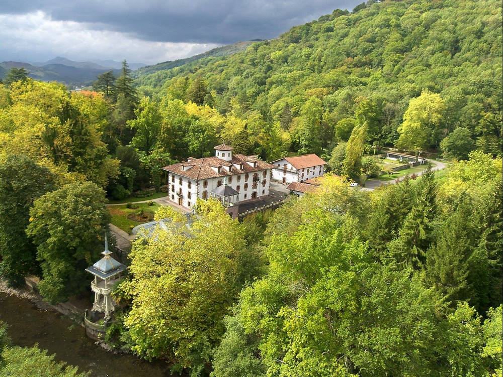 https://mdw-travel-data-us-east-1.s3.amazonaws.com/img/country/Spain/Senorio-de-Bertiz-Natural-Park/img_01.jpg