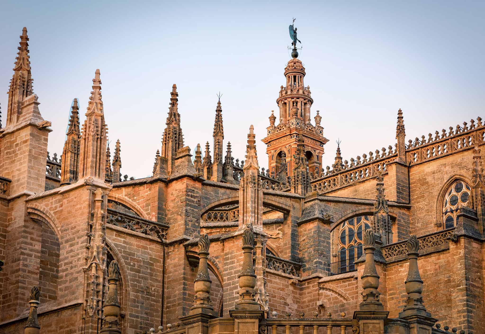 https://mdw-travel-data-us-east-1.s3.amazonaws.com/img/country/Spain/Seville-Cathedral/img_01.jpg