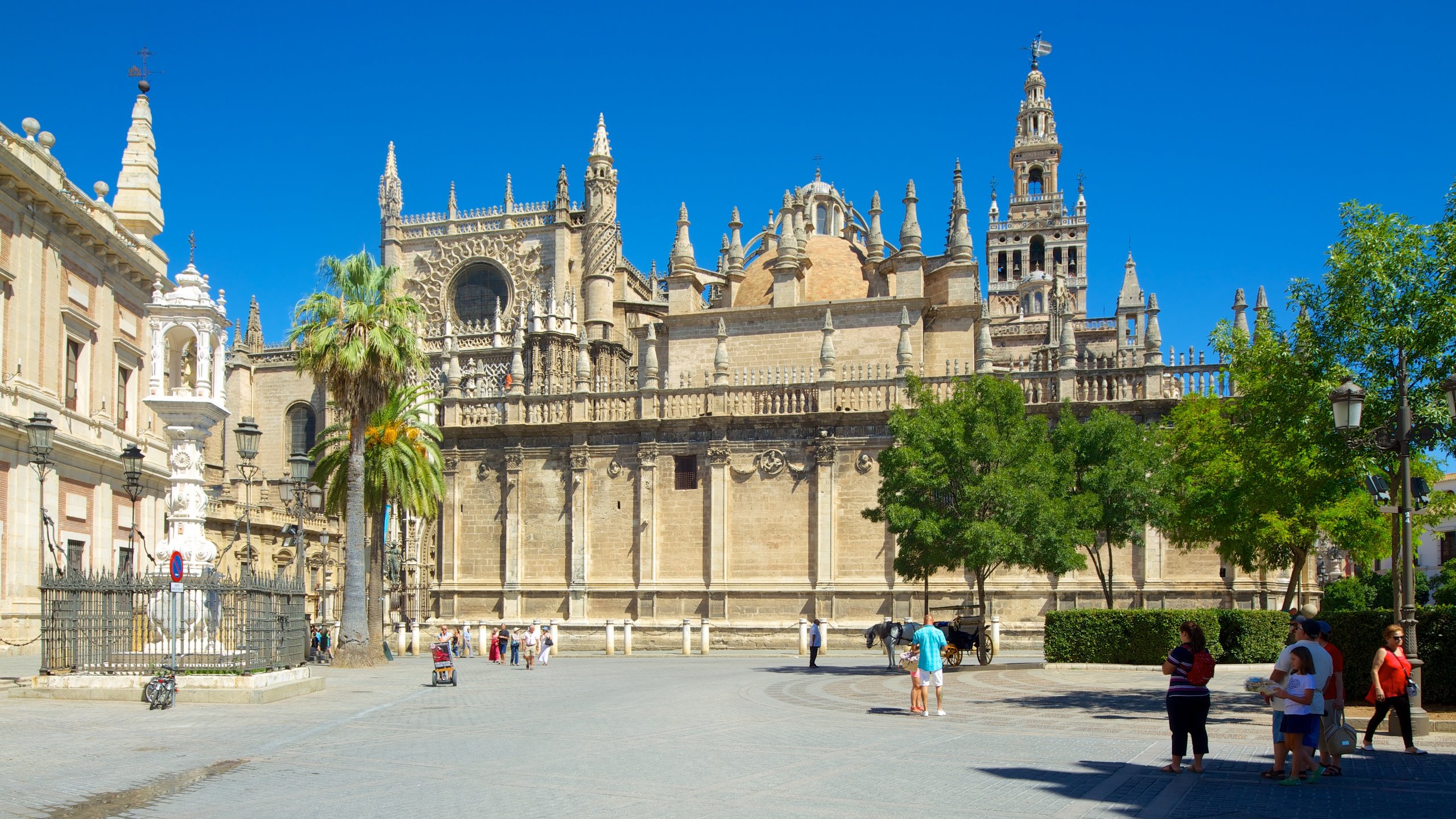 https://mdw-travel-data-us-east-1.s3.amazonaws.com/img/country/Spain/Seville-Cathedral/img_04.jpg