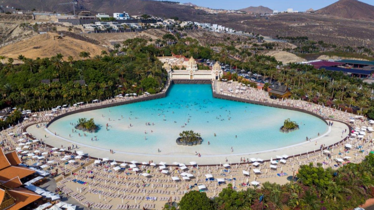 https://mdw-travel-data-us-east-1.s3.amazonaws.com/img/country/Spain/Siam-Park/img_02.jpg