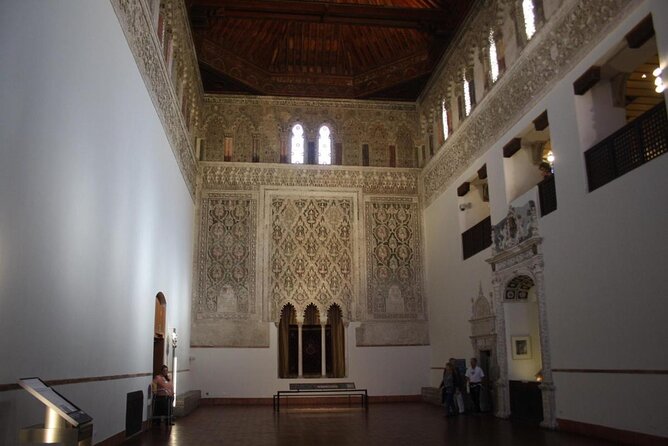 https://mdw-travel-data-us-east-1.s3.amazonaws.com/img/country/Spain/Synagogue-of-El-Transito/img_01.jpg