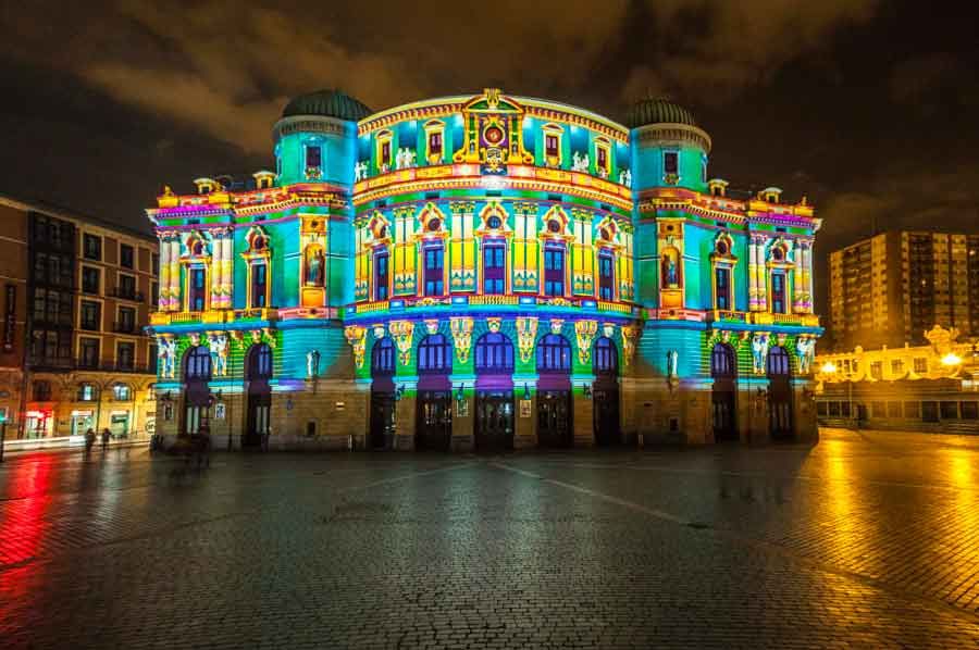 https://mdw-travel-data-us-east-1.s3.amazonaws.com/img/country/Spain/Teatro-Arriaga/img_01.jpg