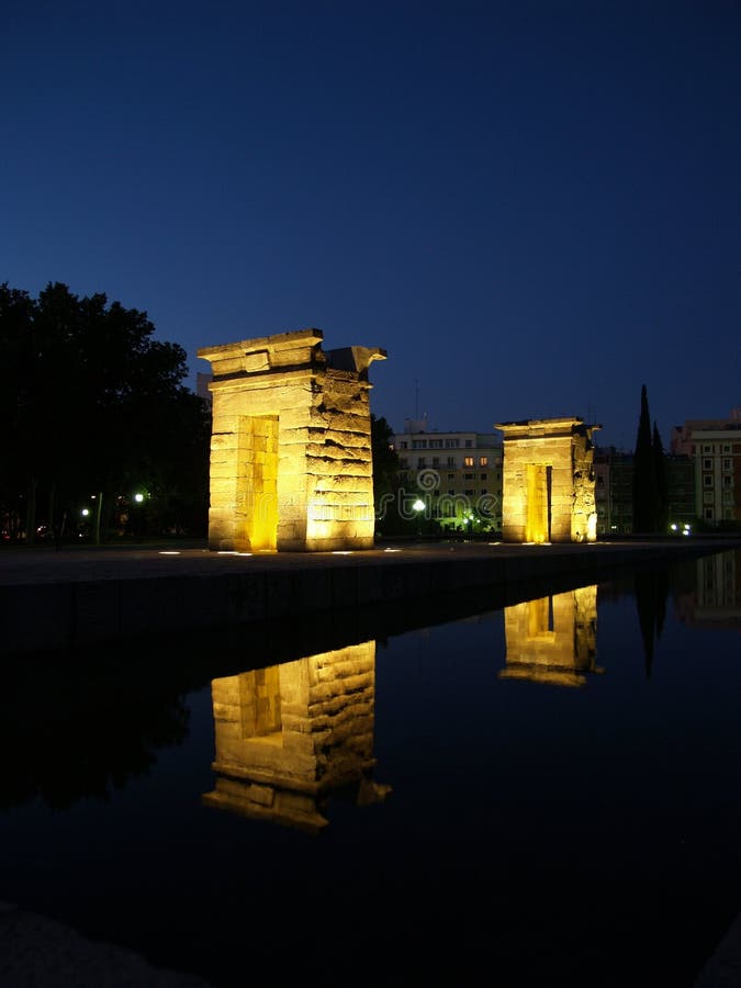 https://mdw-travel-data-us-east-1.s3.amazonaws.com/img/country/Spain/Temple-of-Debod/img_03.jpg
