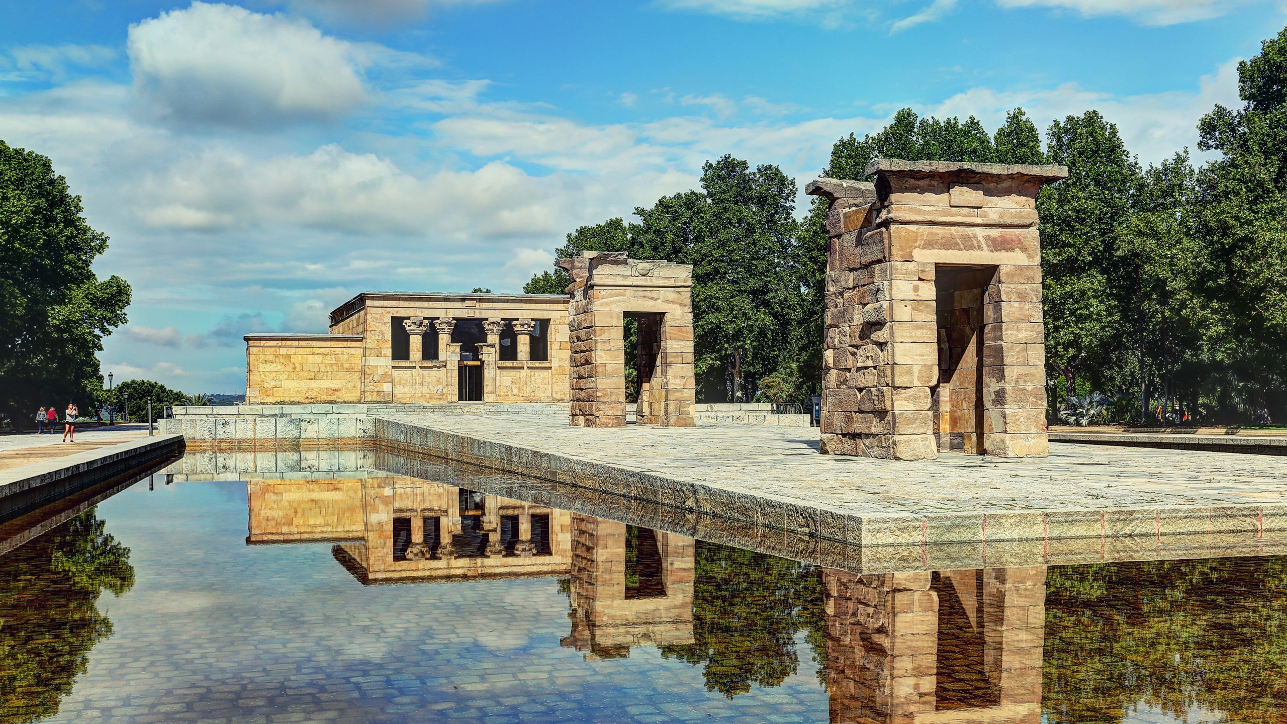 https://mdw-travel-data-us-east-1.s3.amazonaws.com/img/country/Spain/Temple-of-Debod/img_05.jpg