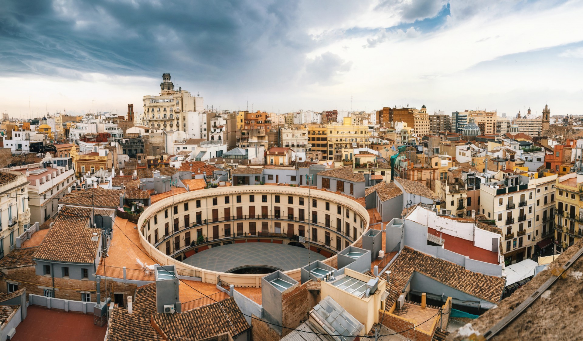 https://mdw-travel-data-us-east-1.s3.amazonaws.com/img/country/Spain/The-City-of-Arts-and-Sciences/img_00.jpg
