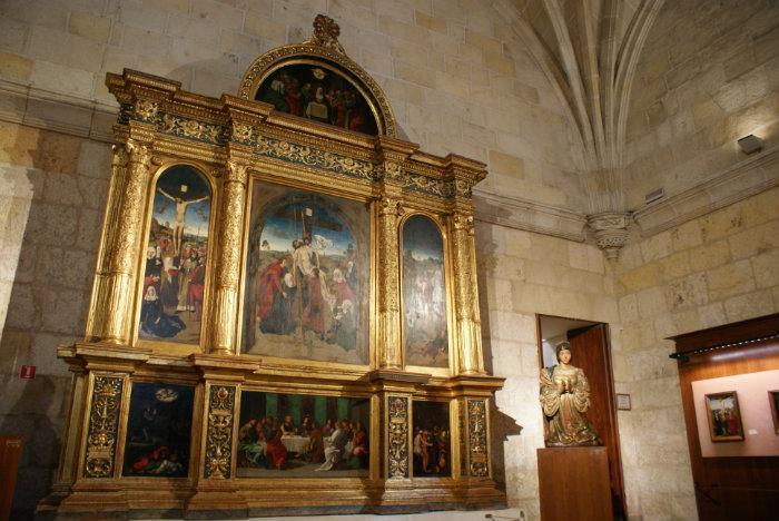https://mdw-travel-data-us-east-1.s3.amazonaws.com/img/country/Spain/The-Royal-Chapel/img_01.jpg