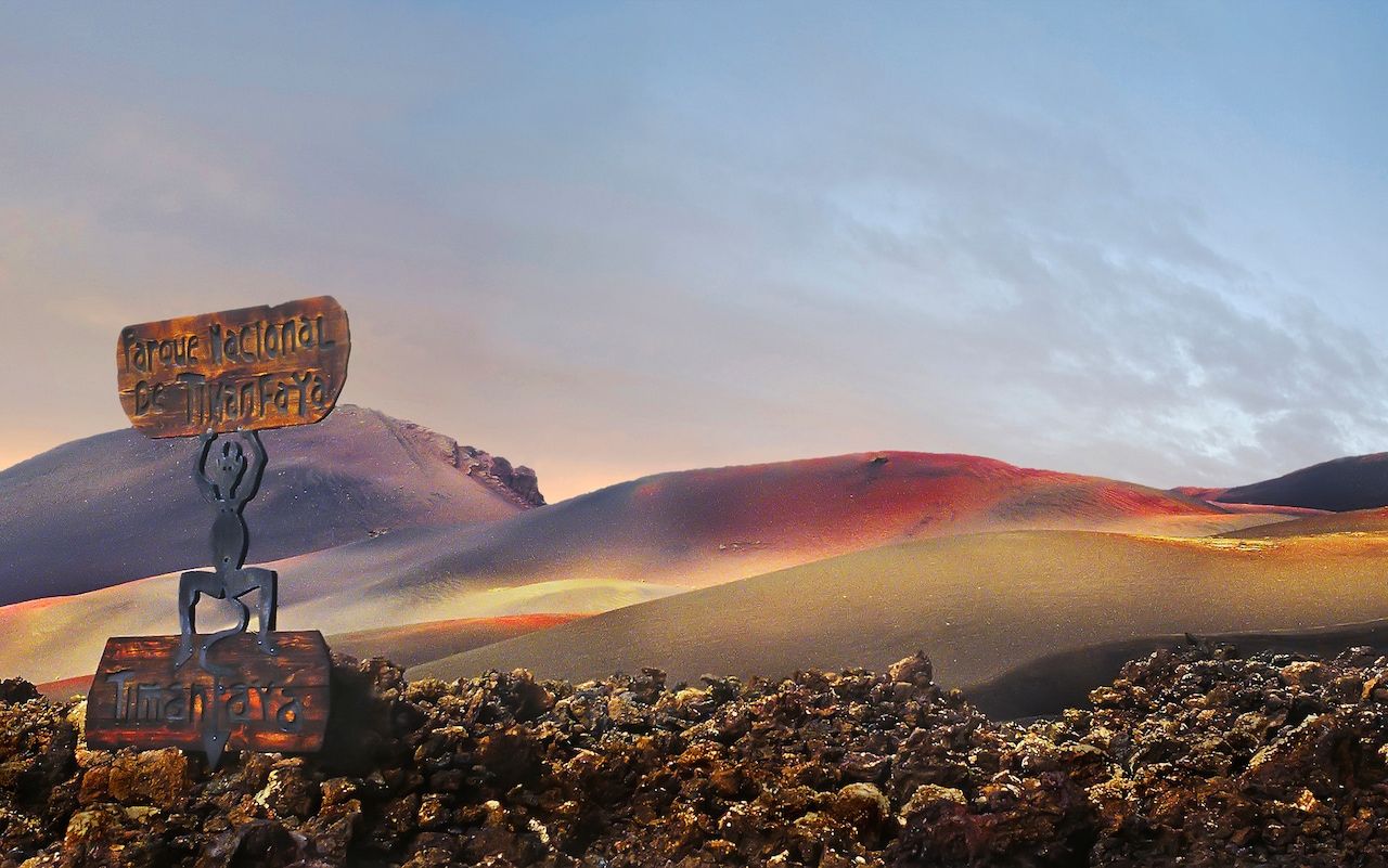 https://mdw-travel-data-us-east-1.s3.amazonaws.com/img/country/Spain/Timanfaya-National-Park/img_03.jpg