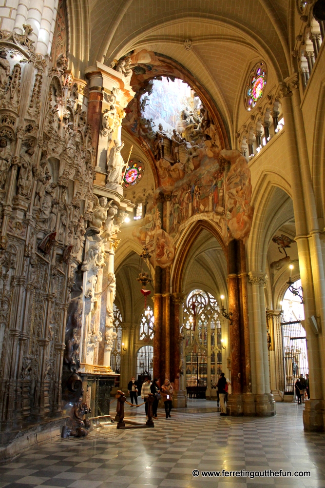 https://mdw-travel-data-us-east-1.s3.amazonaws.com/img/country/Spain/Toledo-Cathedral/img_01.jpg
