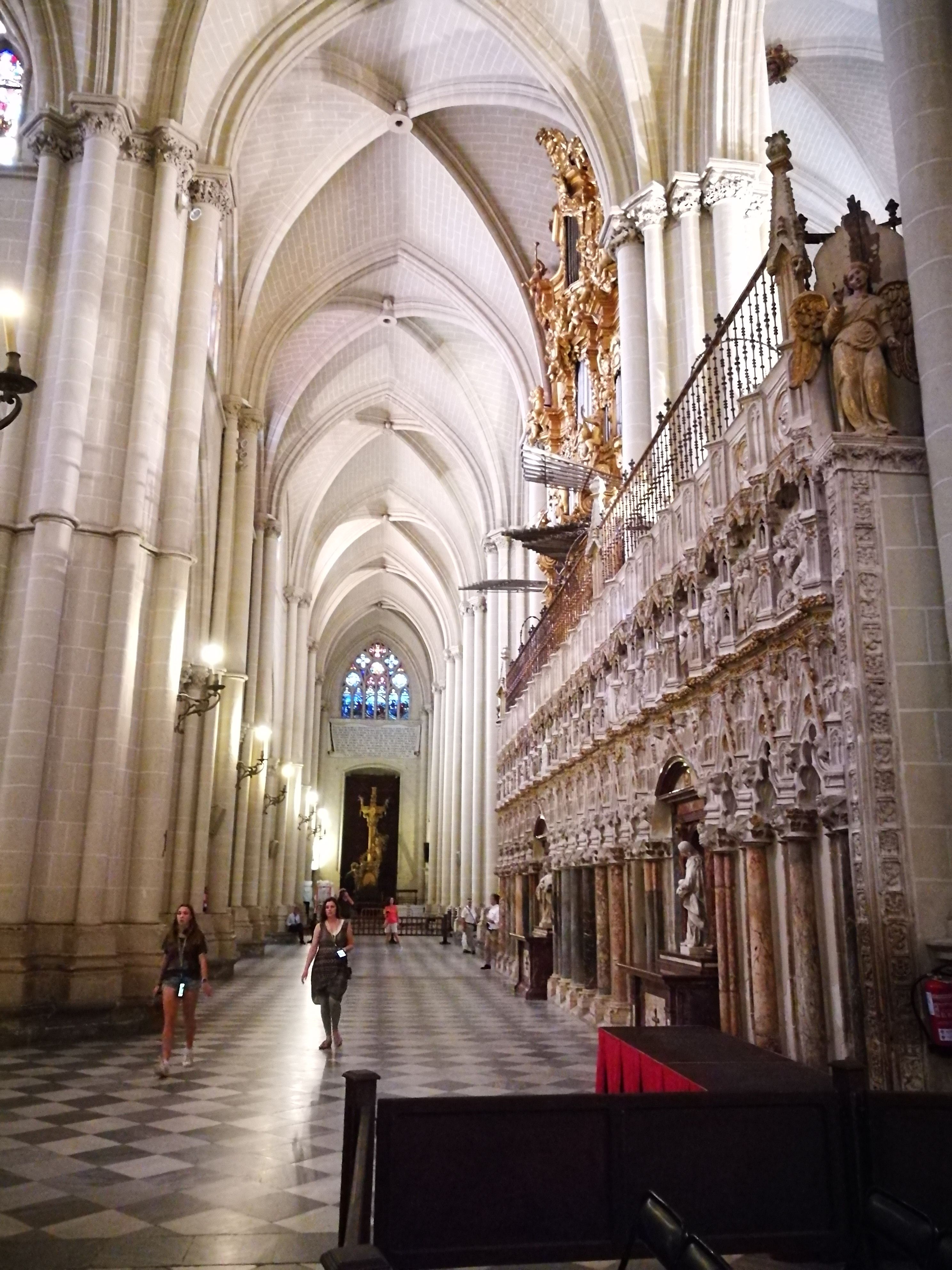 https://mdw-travel-data-us-east-1.s3.amazonaws.com/img/country/Spain/Toledo-Cathedral/img_02.jpg