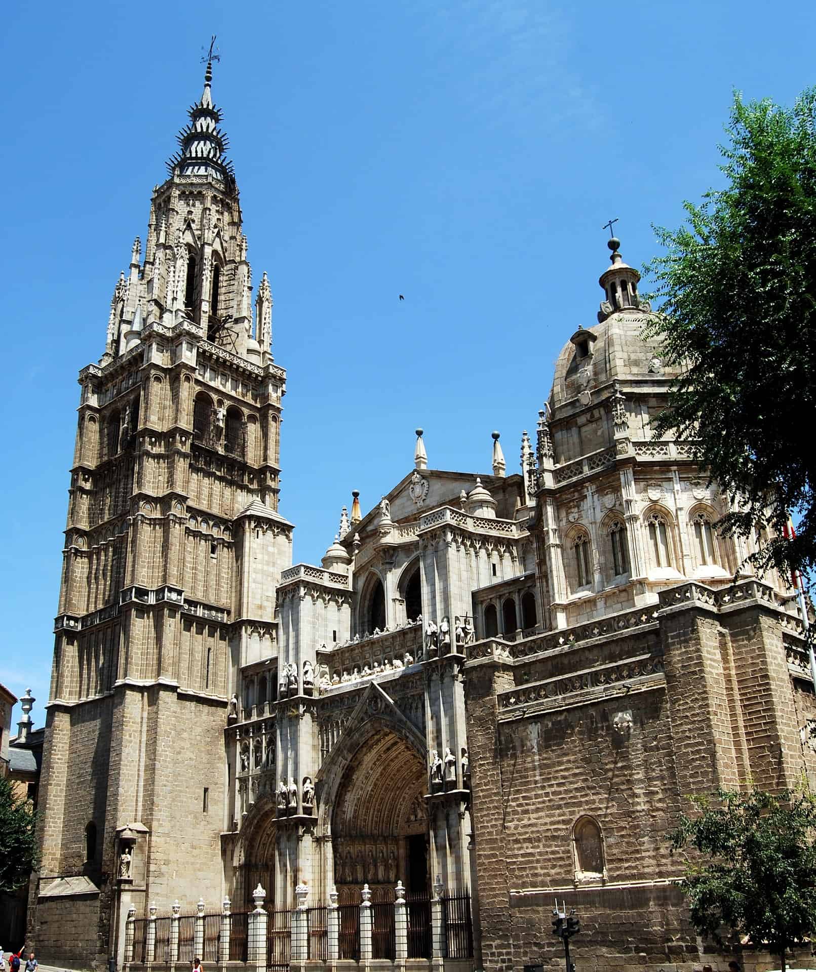 https://mdw-travel-data-us-east-1.s3.amazonaws.com/img/country/Spain/Toledo-Cathedral/img_05.jpg
