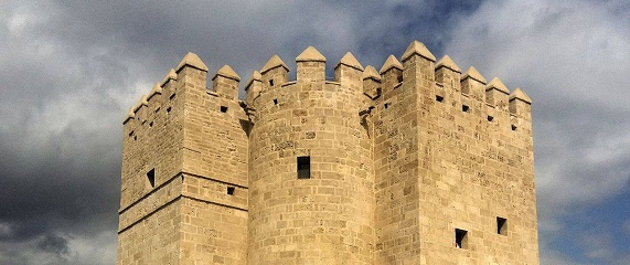https://mdw-travel-data-us-east-1.s3.amazonaws.com/img/country/Spain/Torre-de-la-Calahorra/img_02.jpg