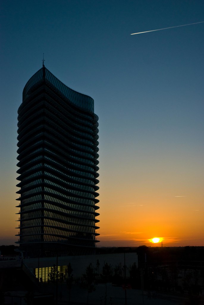 https://mdw-travel-data-us-east-1.s3.amazonaws.com/img/country/Spain/Torre-del-Agua/img_01.jpg