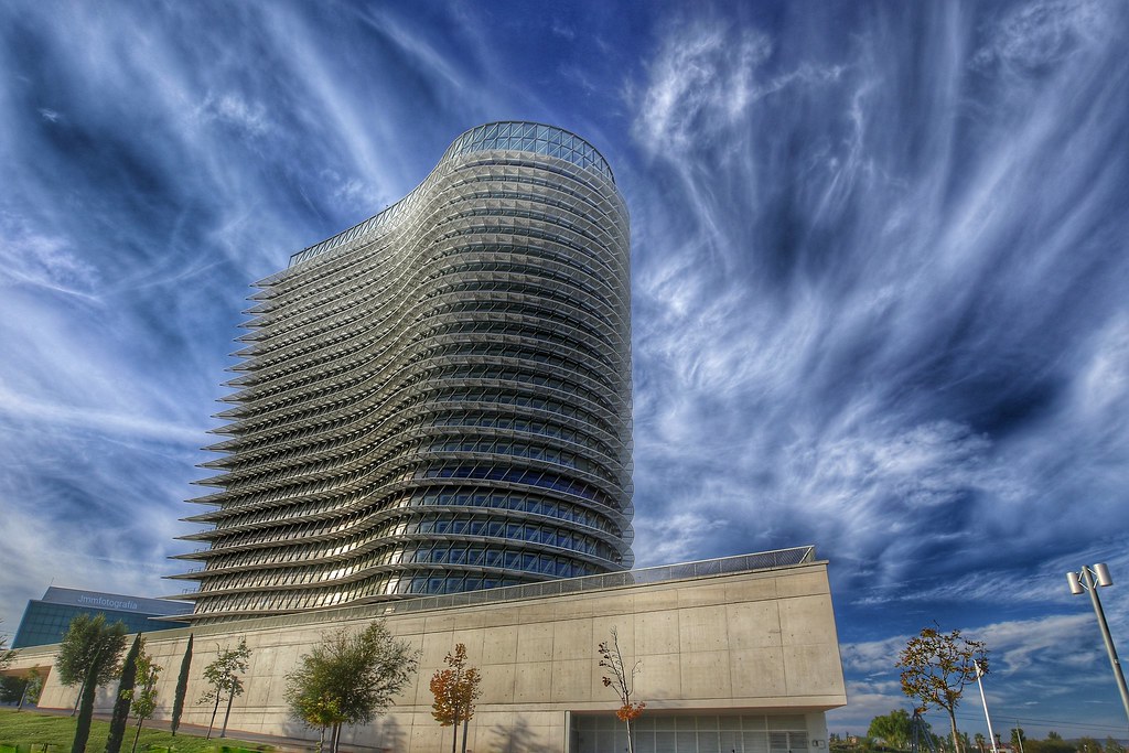 https://mdw-travel-data-us-east-1.s3.amazonaws.com/img/country/Spain/Torre-del-Agua/img_03.jpg