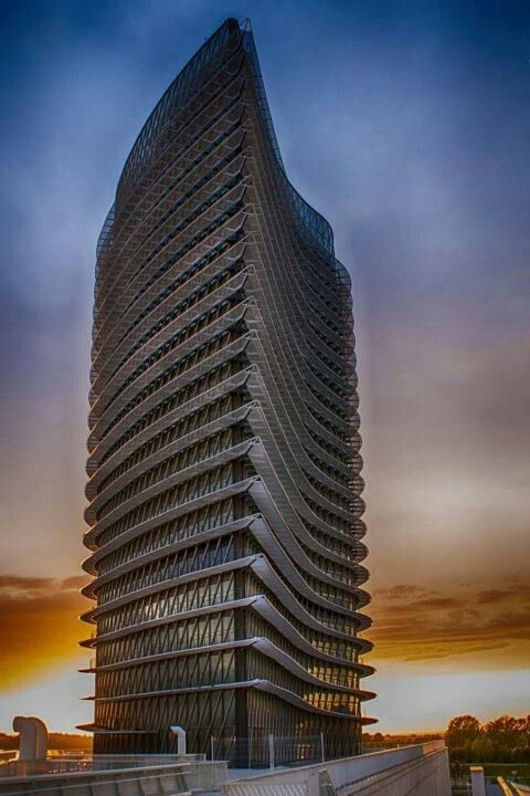 https://mdw-travel-data-us-east-1.s3.amazonaws.com/img/country/Spain/Torre-del-Agua/img_04.jpg