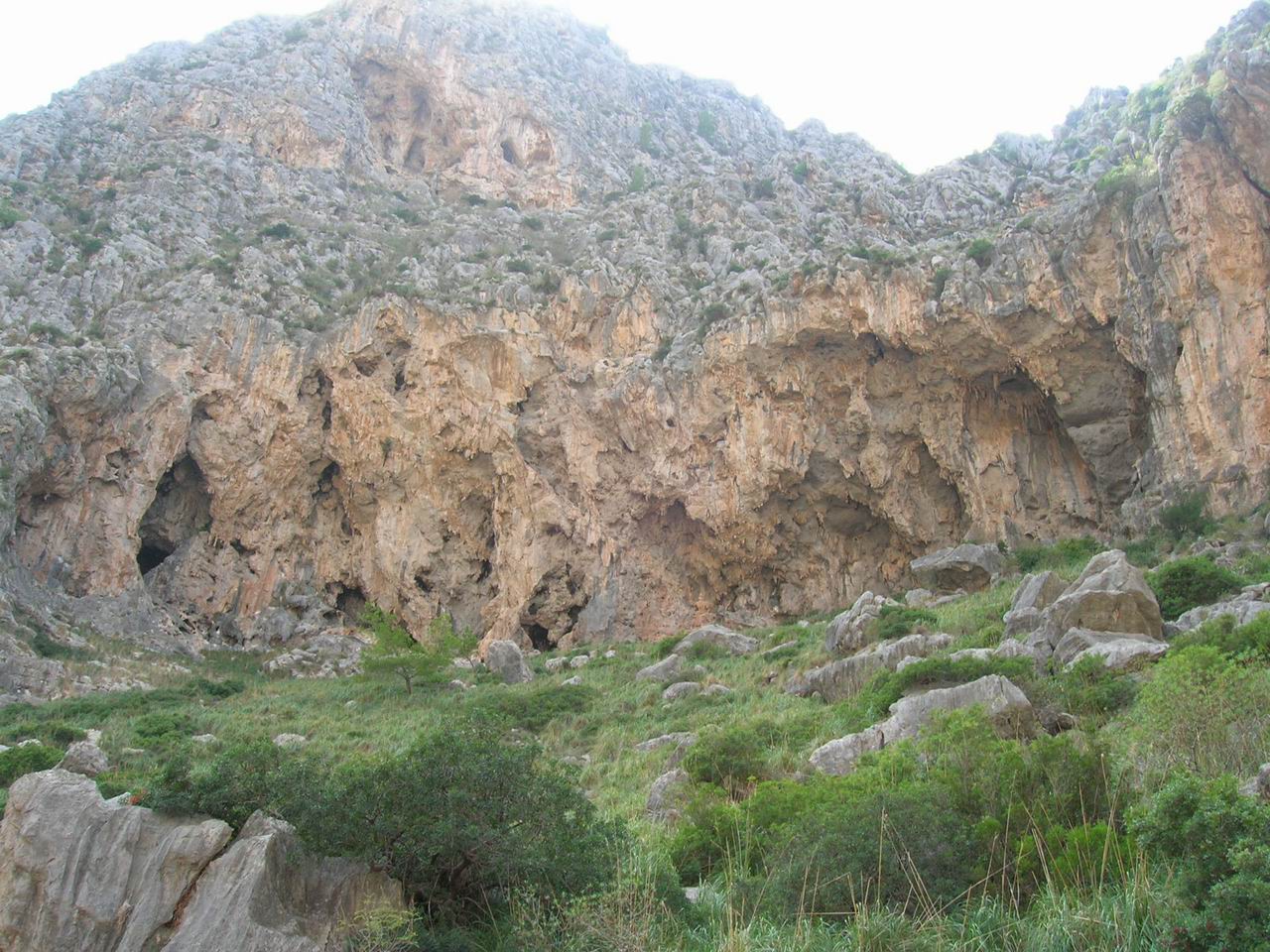 https://mdw-travel-data-us-east-1.s3.amazonaws.com/img/country/Spain/Torrent-de-Pareis/img_01.jpg