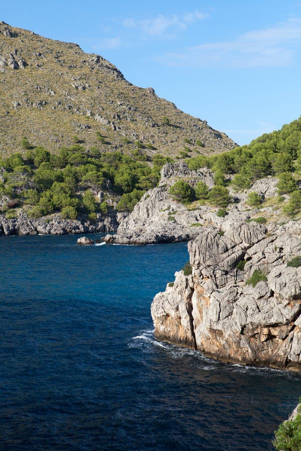 https://mdw-travel-data-us-east-1.s3.amazonaws.com/img/country/Spain/Torrent-de-Pareis/img_03.jpg