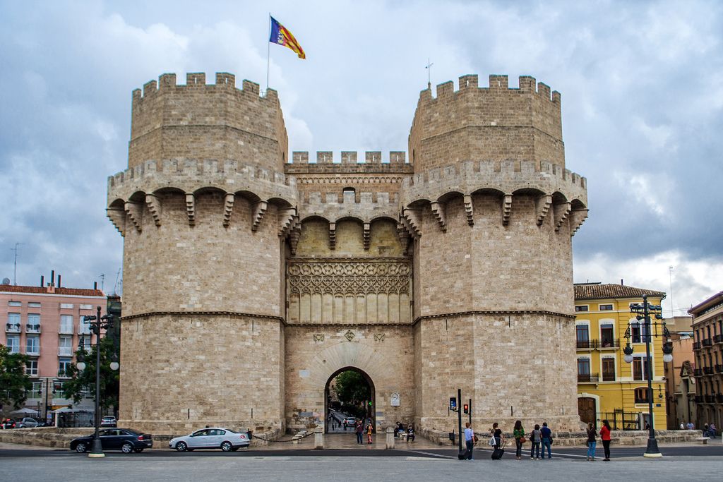 https://mdw-travel-data-us-east-1.s3.amazonaws.com/img/country/Spain/Torres-de-Serranos/img_00.jpg