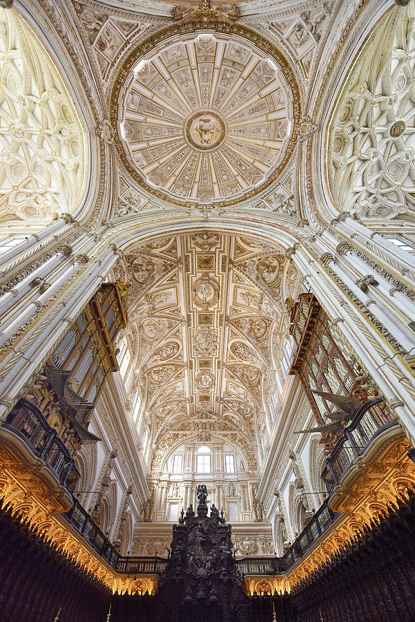 https://mdw-travel-data-us-east-1.s3.amazonaws.com/img/country/Spain/Towers-of-the-Mosque-Cathedral/img_02.jpg