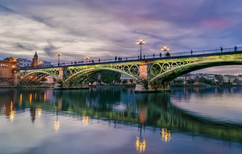 https://mdw-travel-data-us-east-1.s3.amazonaws.com/img/country/Spain/Triana-Bridge/img_02.jpg
