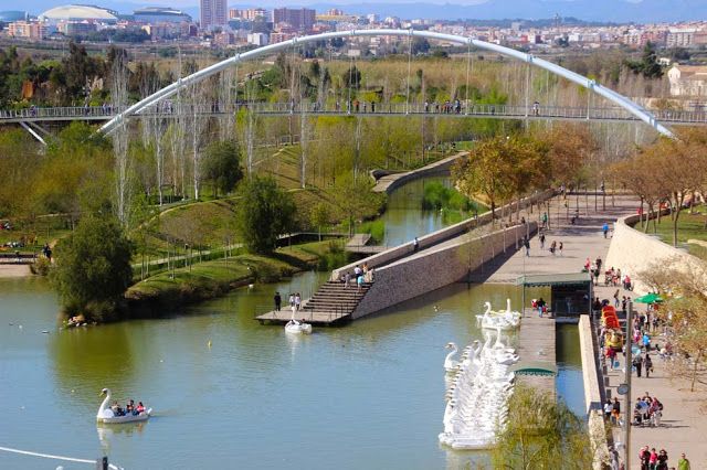 https://mdw-travel-data-us-east-1.s3.amazonaws.com/img/country/Spain/Turia-Gardens/img_01.jpg