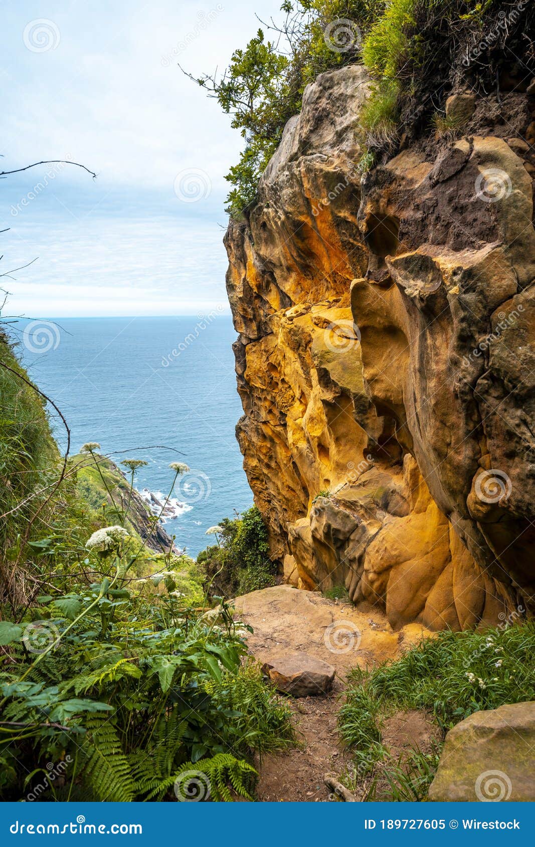 https://mdw-travel-data-us-east-1.s3.amazonaws.com/img/country/Spain/Ulia-Mountain/img_04.jpg