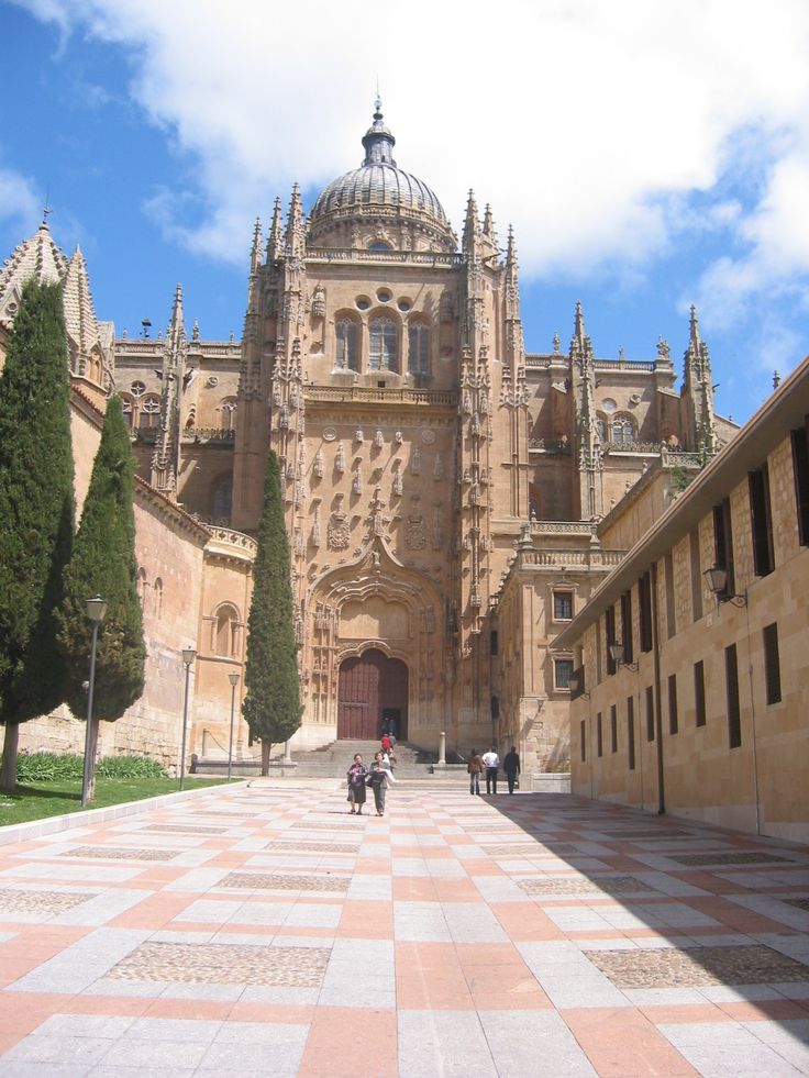 https://mdw-travel-data-us-east-1.s3.amazonaws.com/img/country/Spain/University-of-Salamanca/img_00.jpg