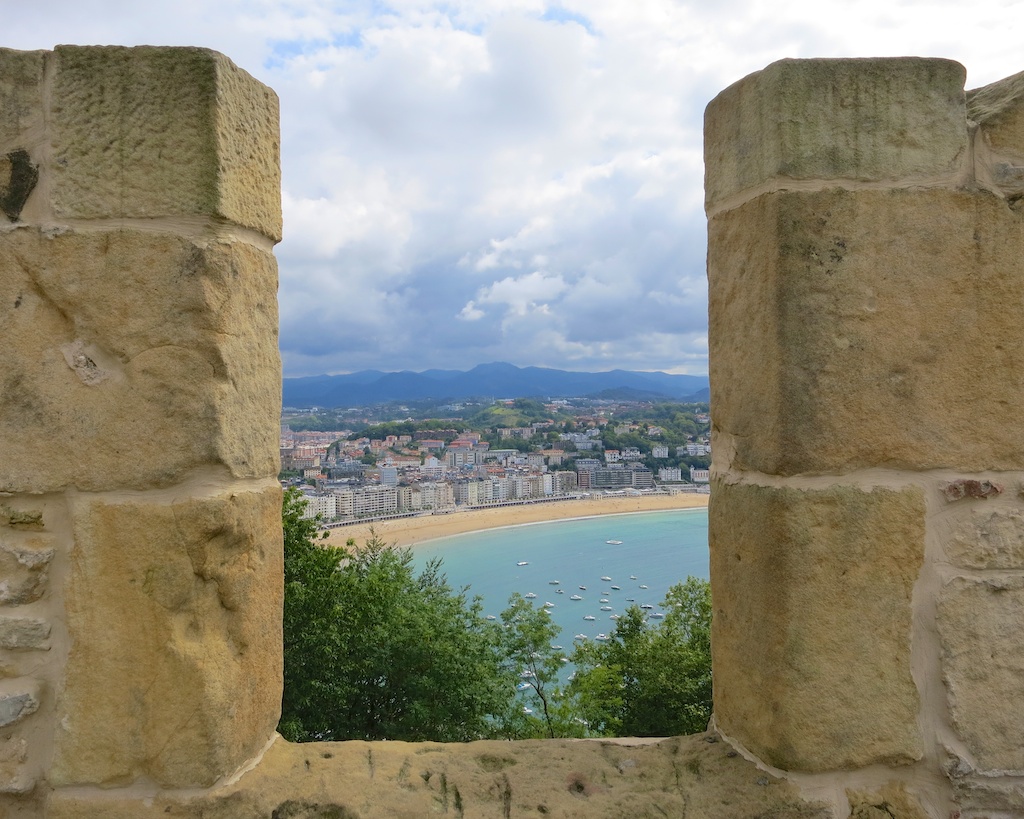 https://mdw-travel-data-us-east-1.s3.amazonaws.com/img/country/Spain/Urgull/img_02.jpg