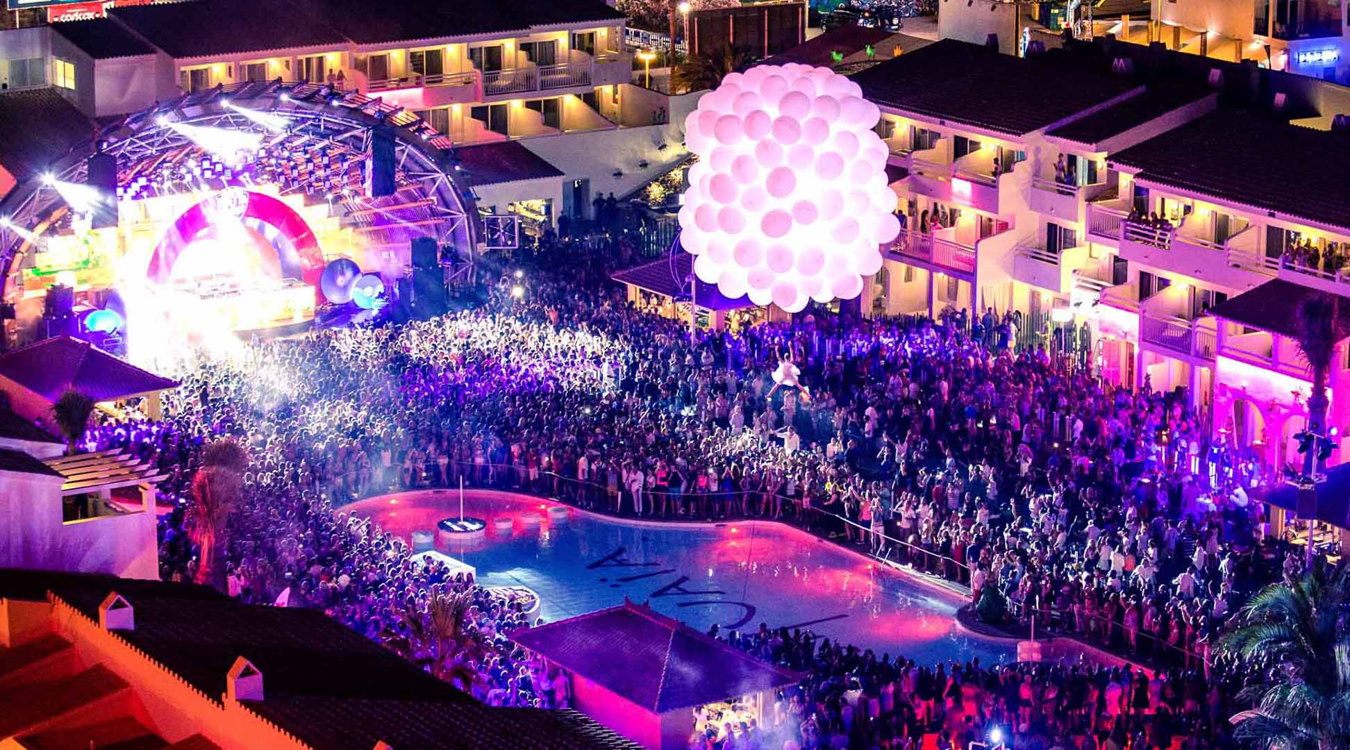 https://mdw-travel-data-us-east-1.s3.amazonaws.com/img/country/Spain/Ushuaia-Ibiza-Beach-Club/img_02.jpg