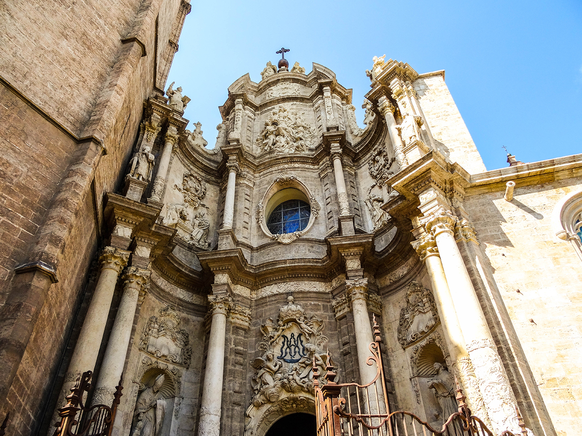 https://mdw-travel-data-us-east-1.s3.amazonaws.com/img/country/Spain/Valencia-Cathedral/img_03.jpg