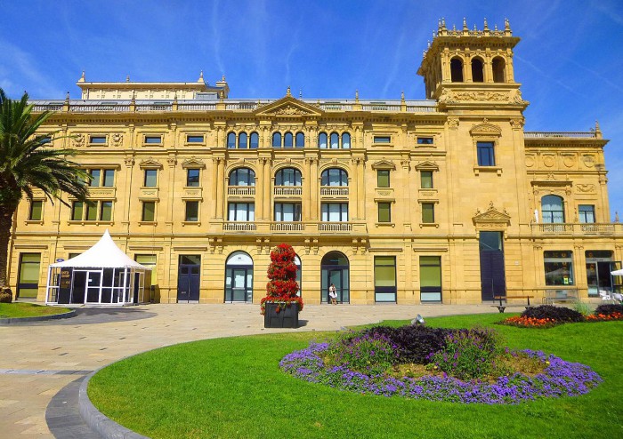 https://mdw-travel-data-us-east-1.s3.amazonaws.com/img/country/Spain/Victoria-Eugenia-Theatre/img_03.jpg