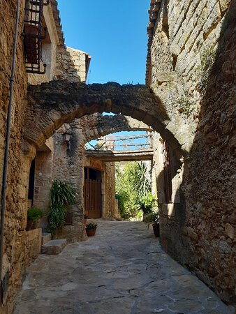 https://mdw-travel-data-us-east-1.s3.amazonaws.com/img/country/Spain/Village-Medieval-de-Pals/img_02.jpg